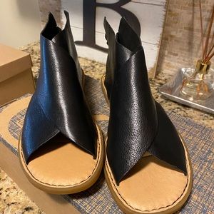 Born IWA Open Toe Sandals